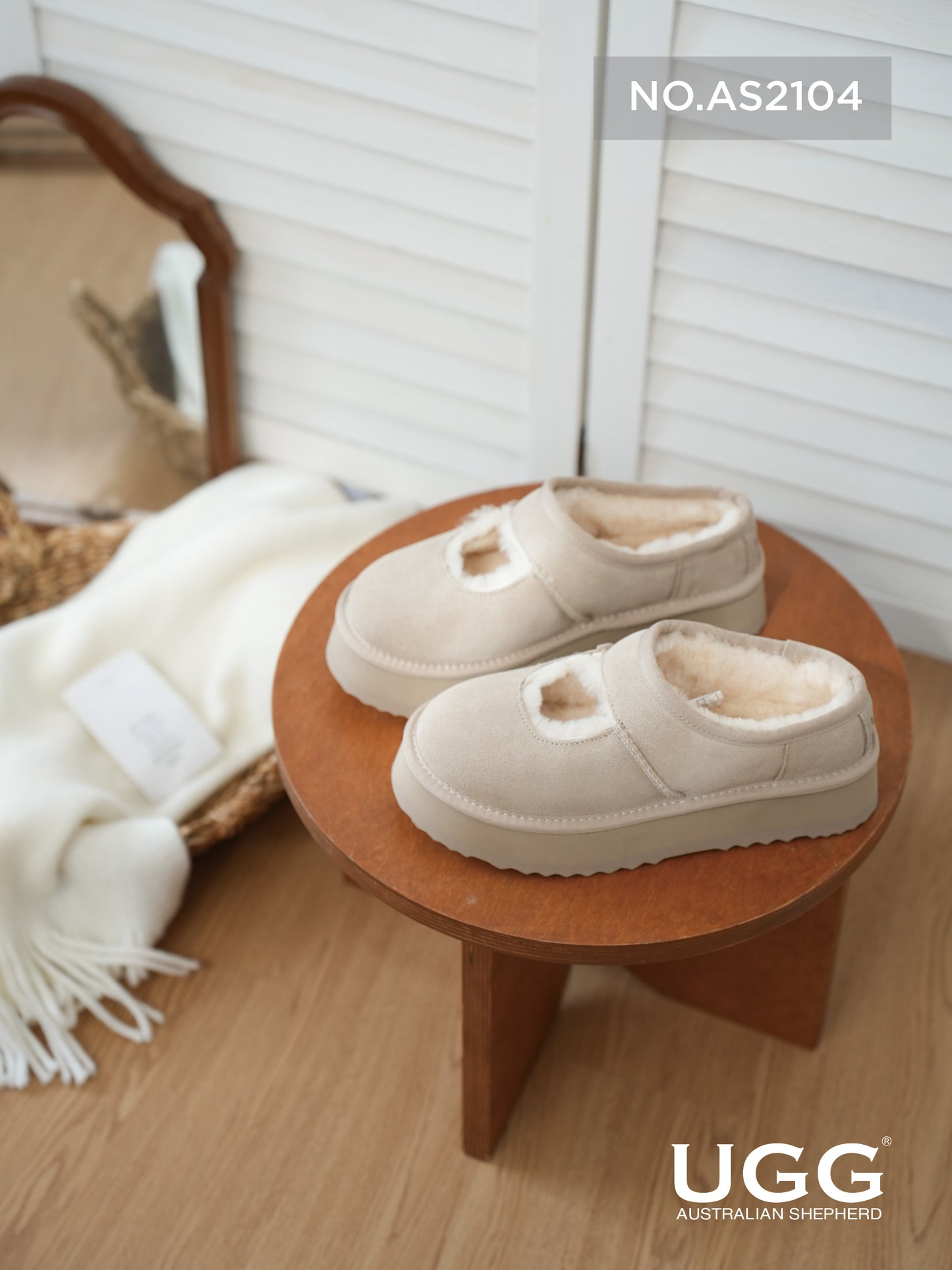 UGG Slippers MARY JANE Platform Carmella