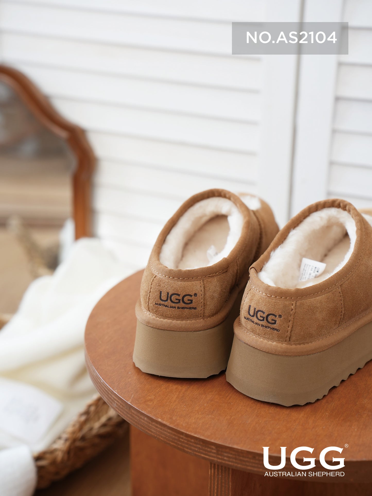 UGG Slippers MARY JANE Platform Carmella