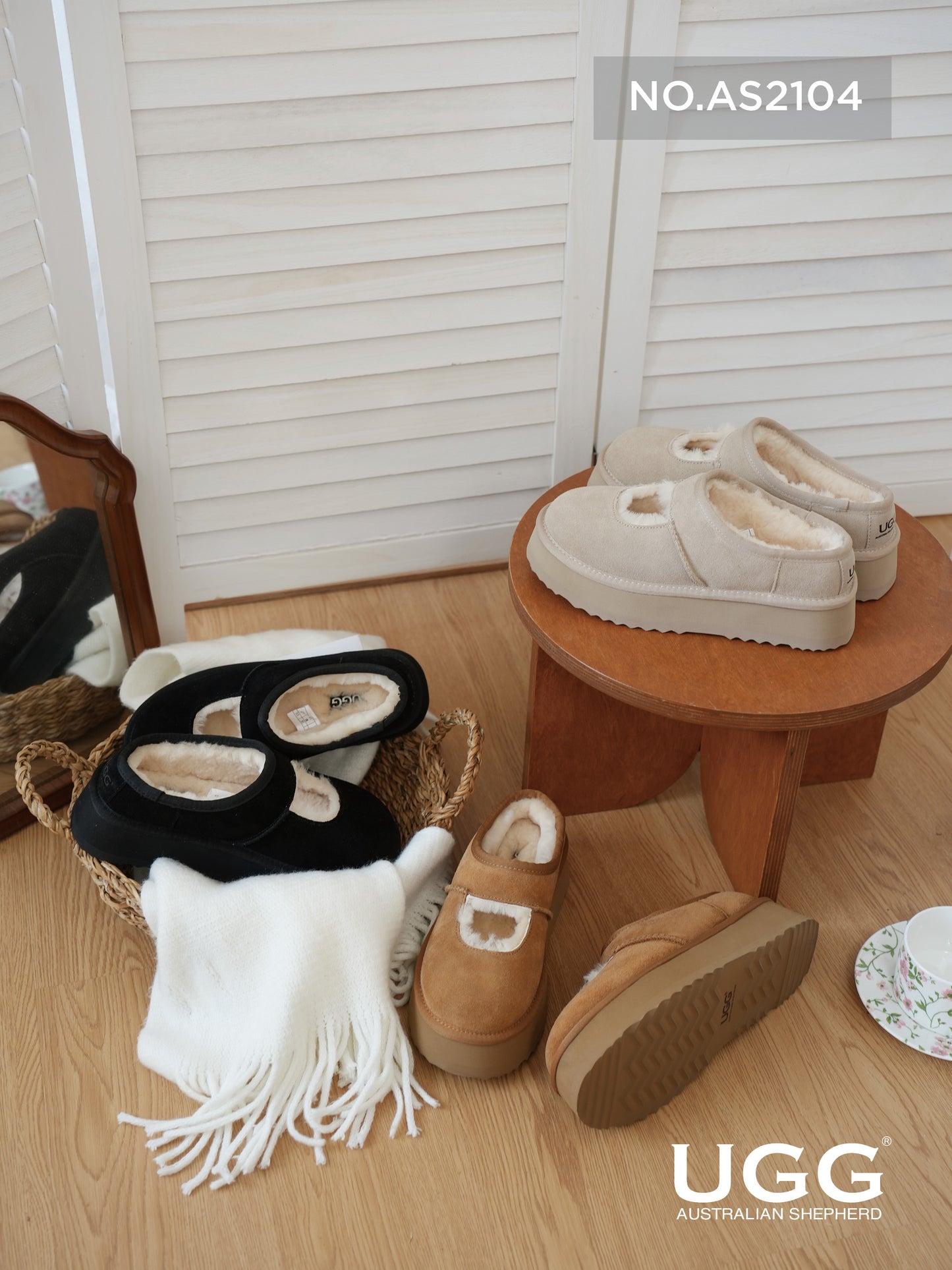 UGG Slippers MARY JANE Platform Carmella