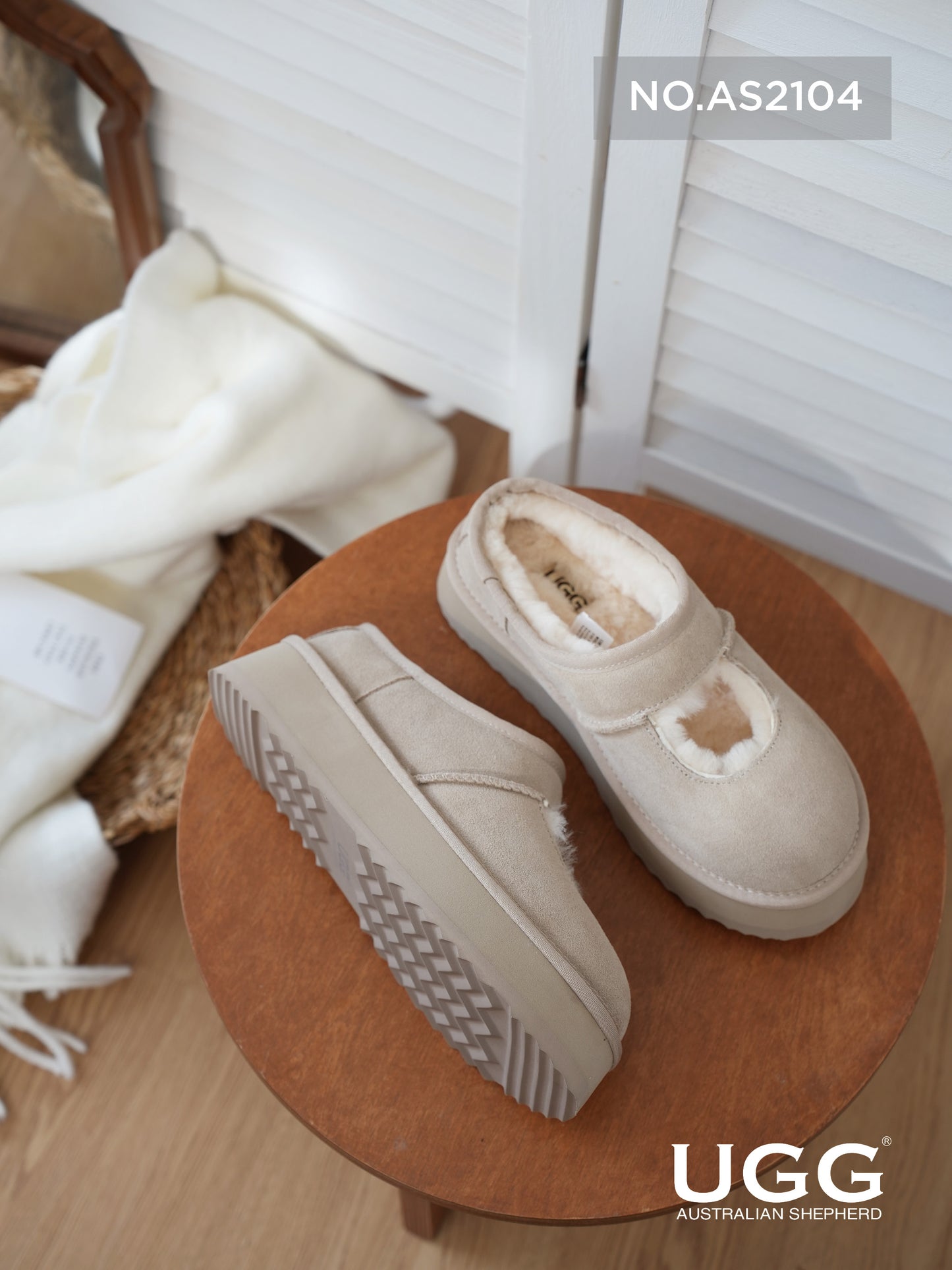 UGG Slippers MARY JANE Platform Carmella