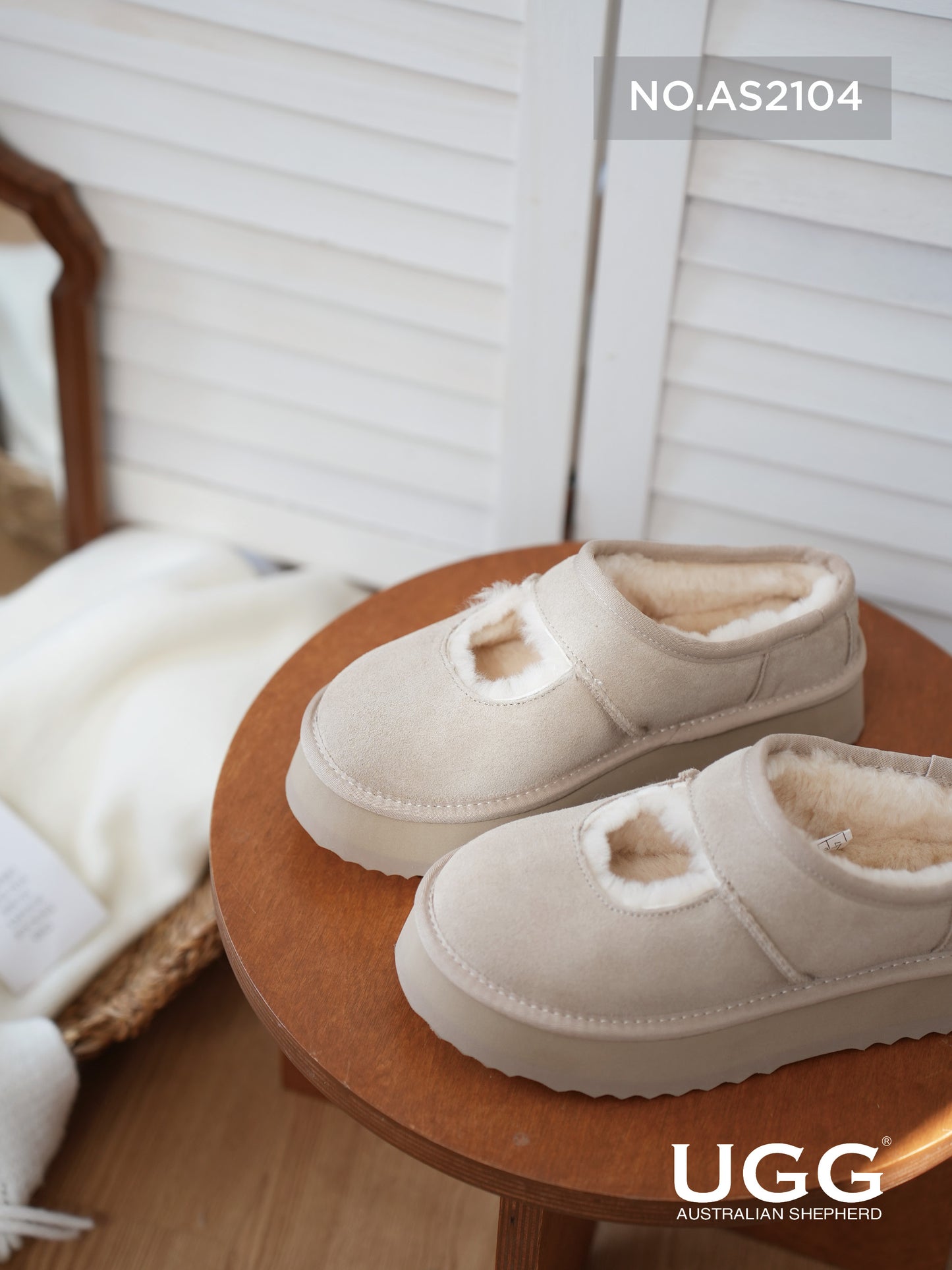 UGG Slippers MARY JANE Platform Carmella