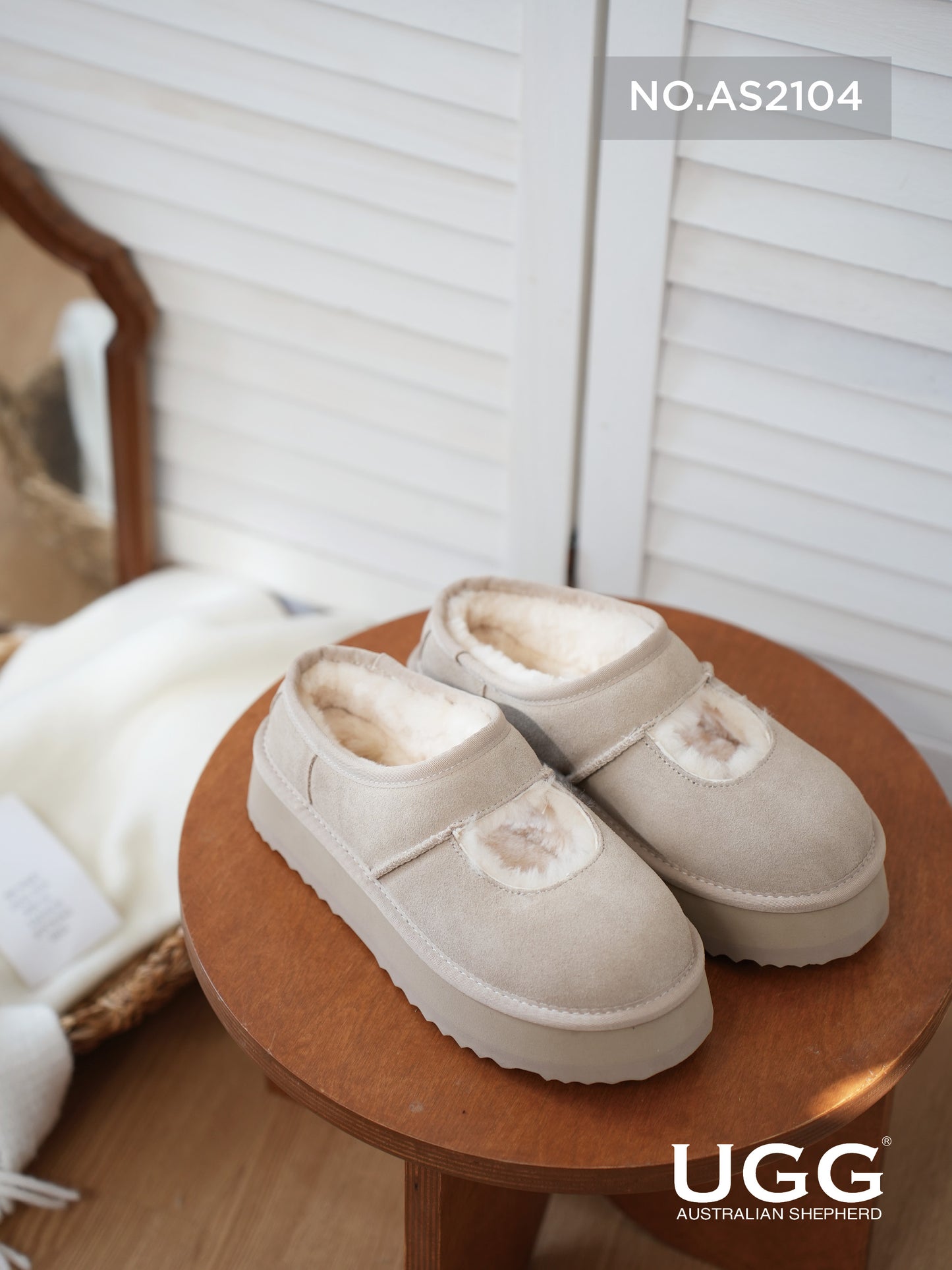 UGG Slippers MARY JANE Platform Carmella
